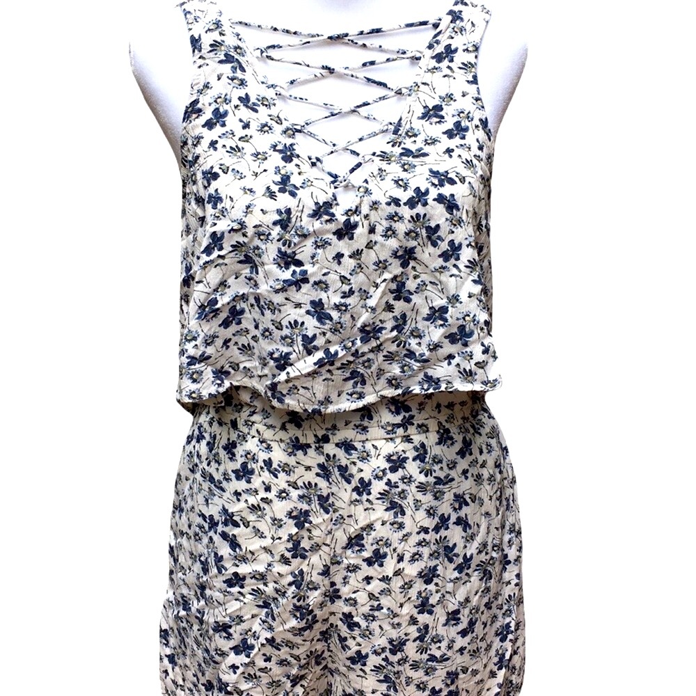 4/$20! American Eagle Outfitters Floral Romper